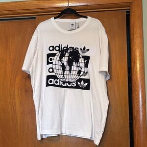 Adidas White Tee with Black Globe Graphic Felt